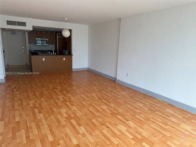 Building Photo - 10275 Collins Ave