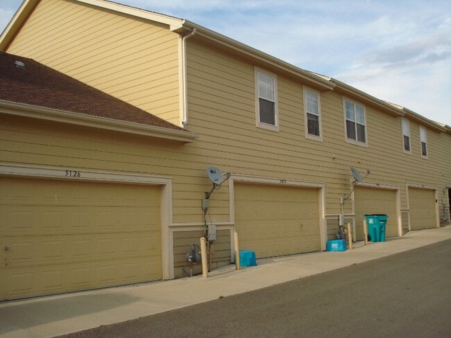 Building Photo - 2815 Golden Wheat Ln