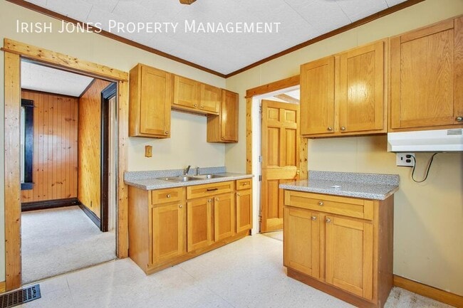 Building Photo - 58 Royal Ave