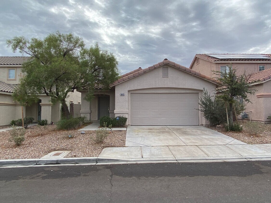 Foto principal - 3 bed/2 bath home located in Summerlin