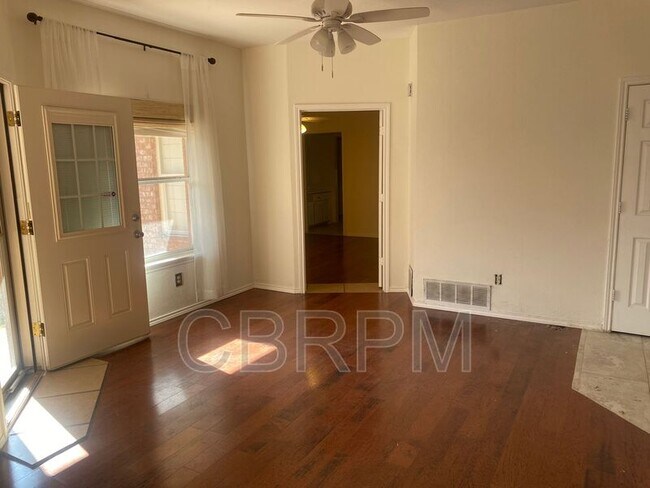 Foto del edificio - 1036 Iola Ave