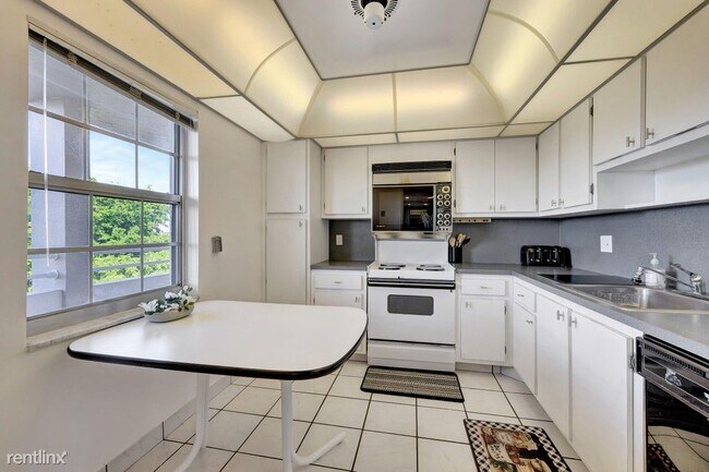 Foto del edificio - 3 br, 2 bath House - 3850 Oaks Clubhouse D...