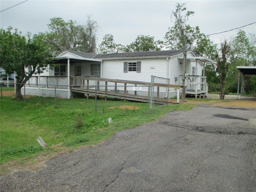 517 Golden Bend Dr, Highlands, TX 77562 House Rental in Highlands, TX