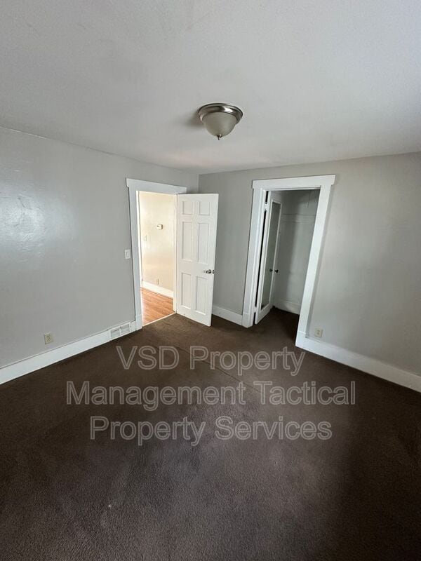 Building Photo - 4413 Woburn Ave