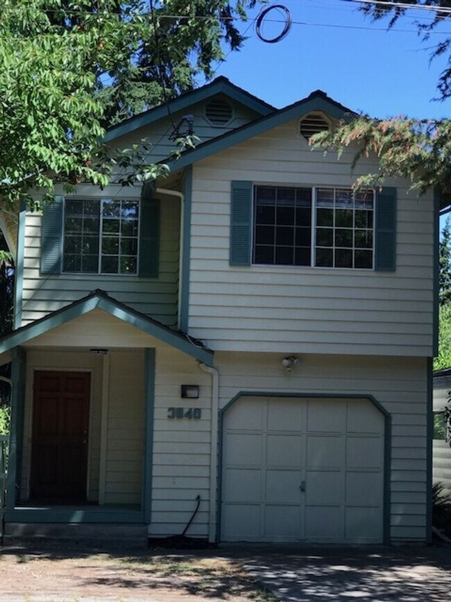 Building Photo - 3840 NE 89th St