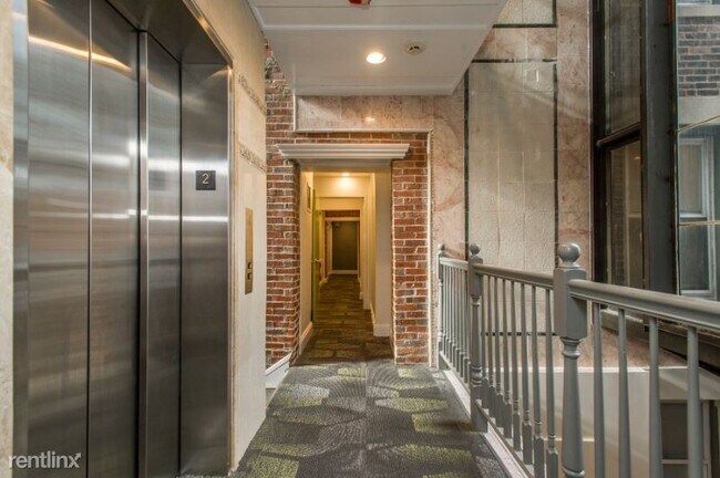 Building Photo - 12 Brainerd St