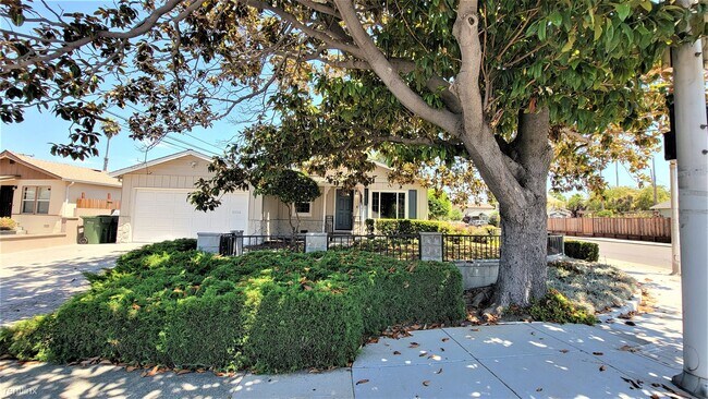 Foto del edificio - 3 br, 2 bath House - 1891 Bowers Avenue