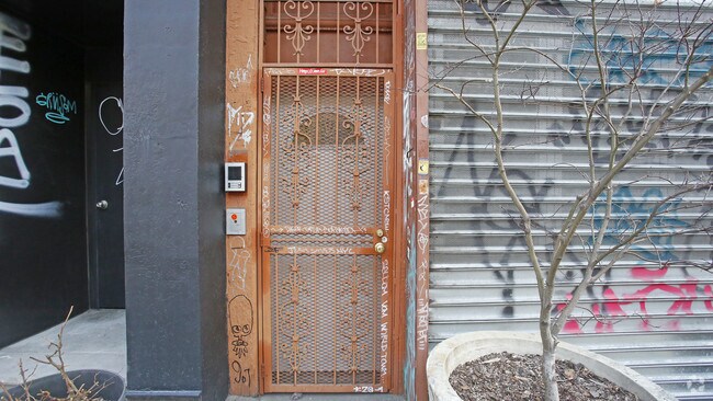 Building Photo - 199 Grand St