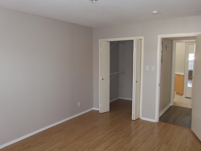 Foto del edificio - Courtyard Condo located between South 1st ...