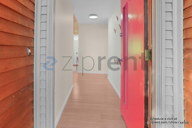 Foto del edificio - 18807 56th Ave NE