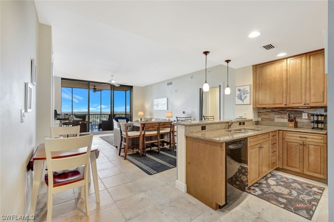 Foto del edificio - 5781 Cape Harbour Dr