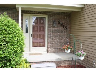 Foto del edificio - 5813 Rothbury Ct
