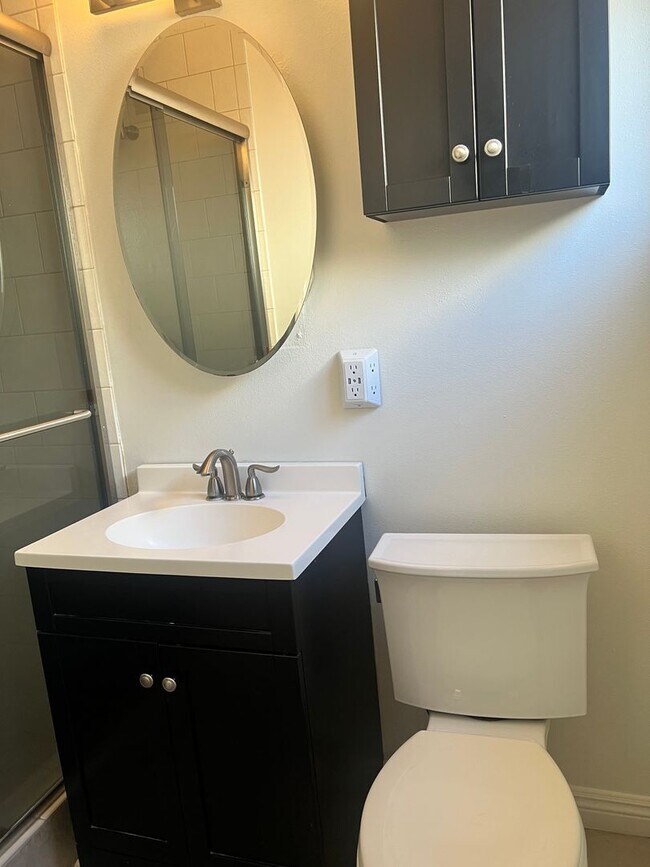 Foto del edificio - Welcome to the East Whittier 3 Bedroom House.