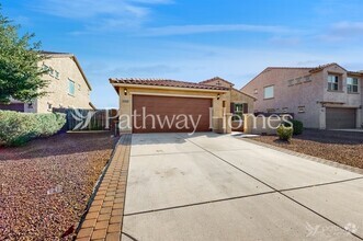 Las Brisas Apartments for Rent with Hardwood Floors - Goodyear, AZ - 9 ...