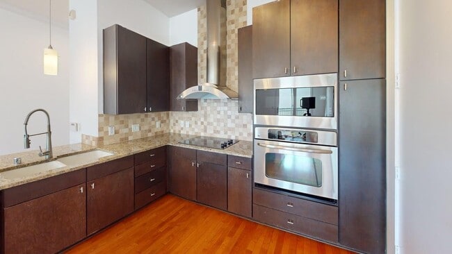 Building Photo - 2950 McKinney Ave