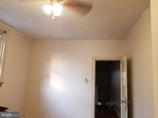 Building Photo - 1734 Georges Ln