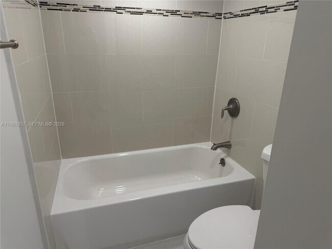 Foto del edificio - 10700 SW 108th Ave