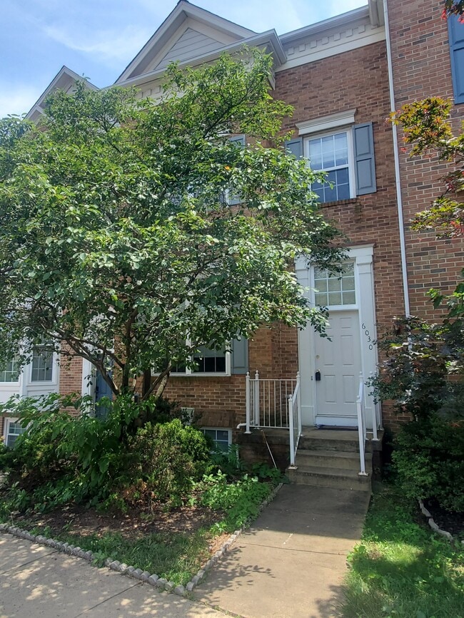 Building Photo - 6030 Lincolnia Rd