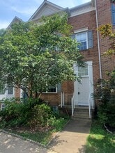 Building Photo - 6030 Lincolnia Rd