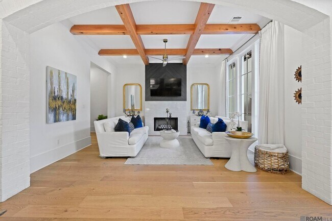 Foto del edificio - 3317 Pointe-Marie Dr