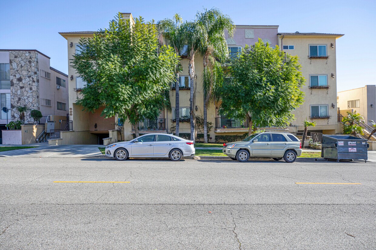 626 E Orange Grove Ave Unit 305, Burbank, CA 91501 Condo for Rent in
