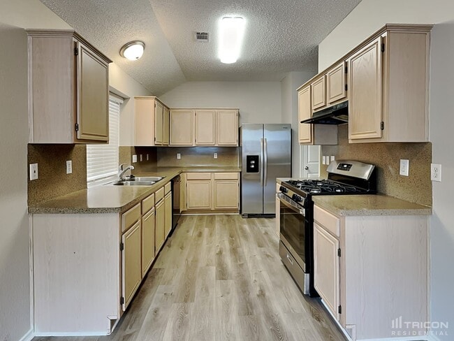 Building Photo - 5208 Wolverton Ct