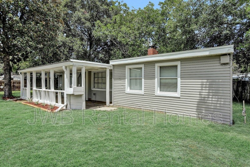 Foto principal - 10536 Keuka Dr