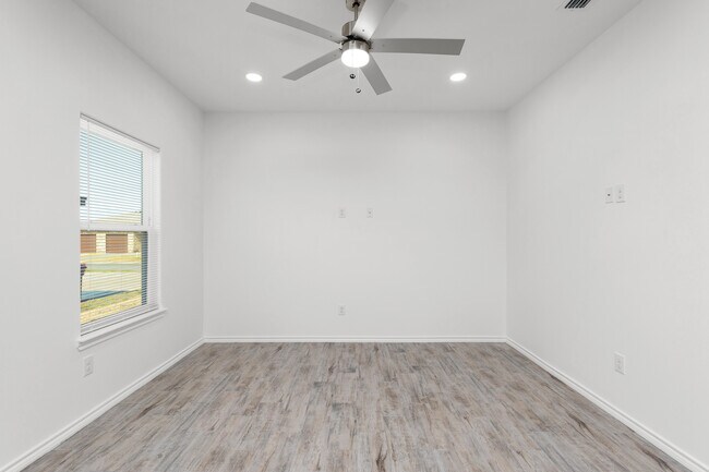 Foto del edificio - 2328 Summit Rd