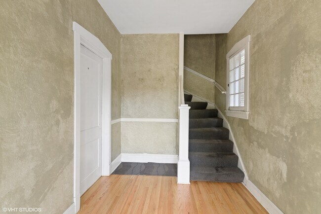Foto del edificio - 1652 W Nelson St