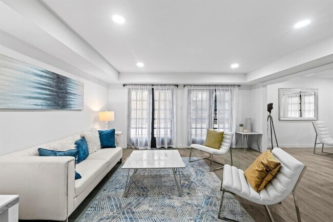 Foto del edificio - 3520 Highland View Dr