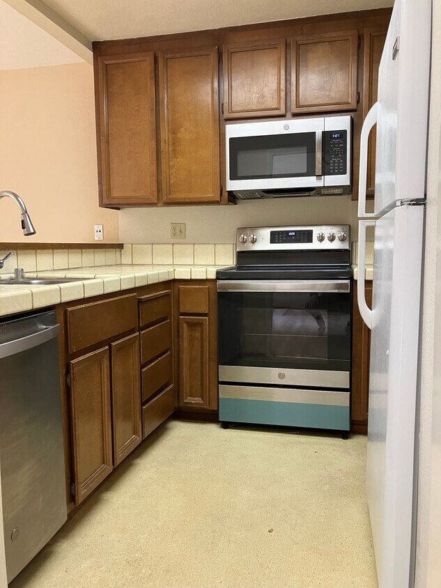 Primary Photo - 5689 Makati Cir