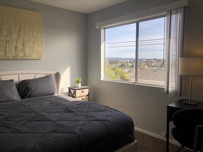 Foto del edificio - 3869 Ocean View Blvd