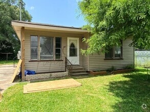 Building Photo - 109 W Hebert Rd