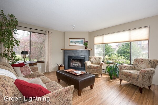 Building Photo - 816 N 175th St