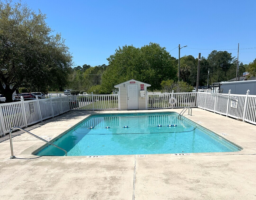 Pool - 3555 SC-544