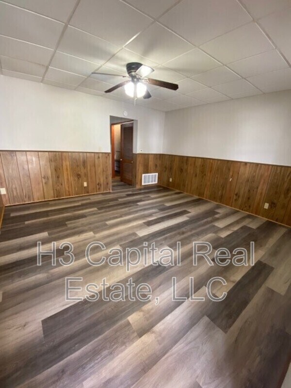 Building Photo - 538 Mary Ave
