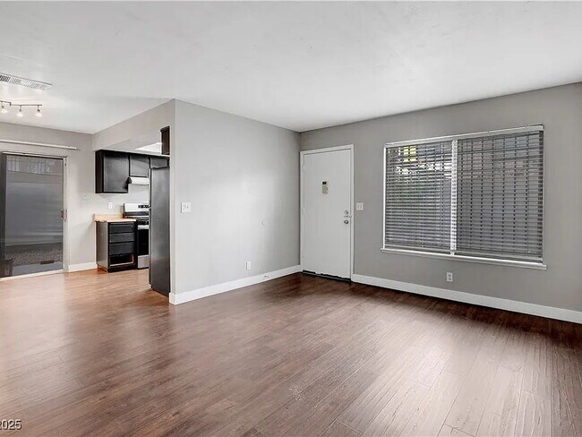 Foto del edificio - NO MIN CREDIT SCORE REQUIRED, BK OKAY, PAST EVICTION OKAY!, BACKGROUND FRIENDLY. Apply at "The Re...