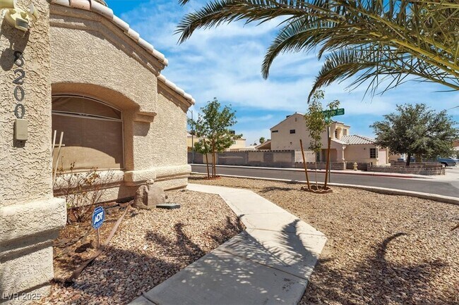 Building Photo - 8200 Cimarron Ridge Dr
