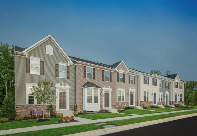 Building Photo - 8667 Rosecrans Ln