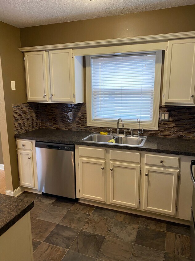 2231 3rd St SW Unit 1st floor, Rochester, MN 55902 Condo for Rent in