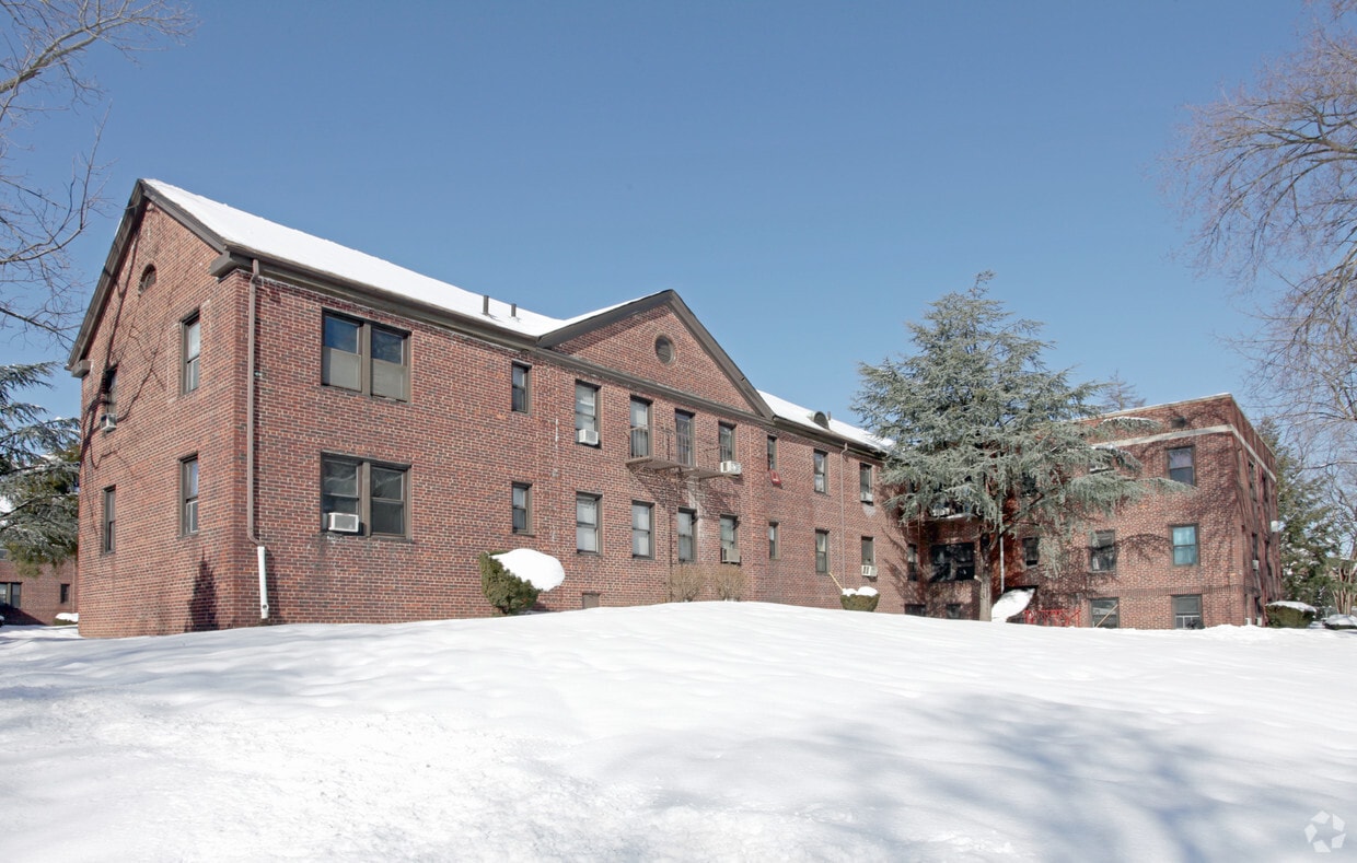 612 N Broad St - Salem Park Apartments