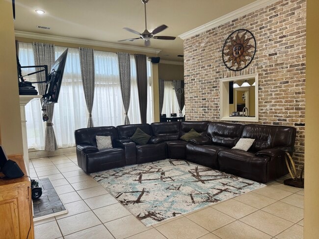 Building Photo - 2678 Bluff Ct