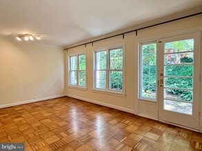 Building Photo - 1628 Ripon Pl