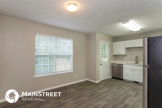 Building Photo - 382 Pleasant Way