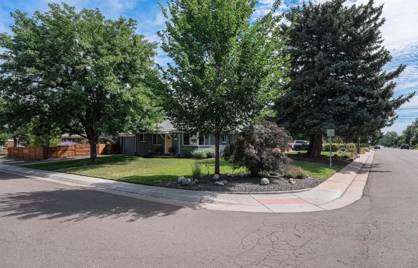 Foto principal - 987 Glencoe St