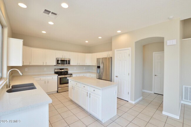 Foto del edificio - 14605 W Verde Ln