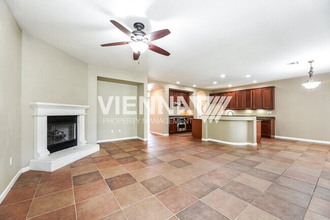 Foto del edificio - Beautiful 4 Bedroom Home in Gated Community
