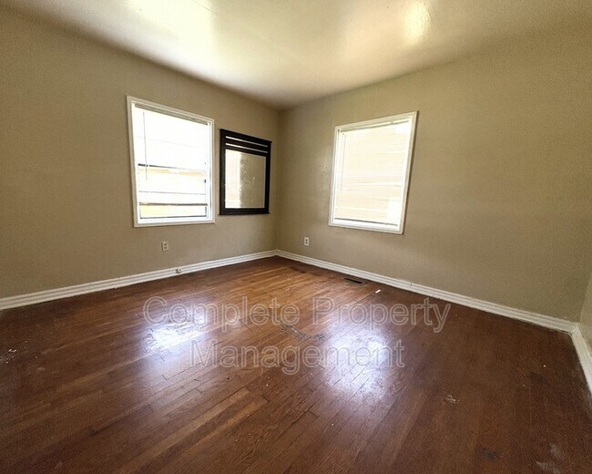 Building Photo - 1315 46th Way N