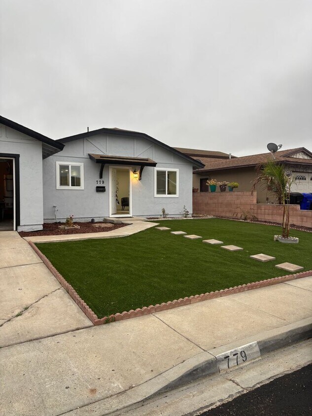 Foto principal - Remodeled 3 bedroom with PAID solar
