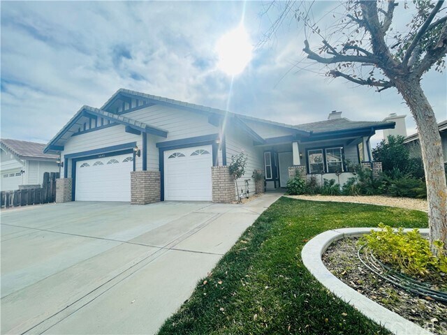 Foto principal - 5695 Lincoln Ave